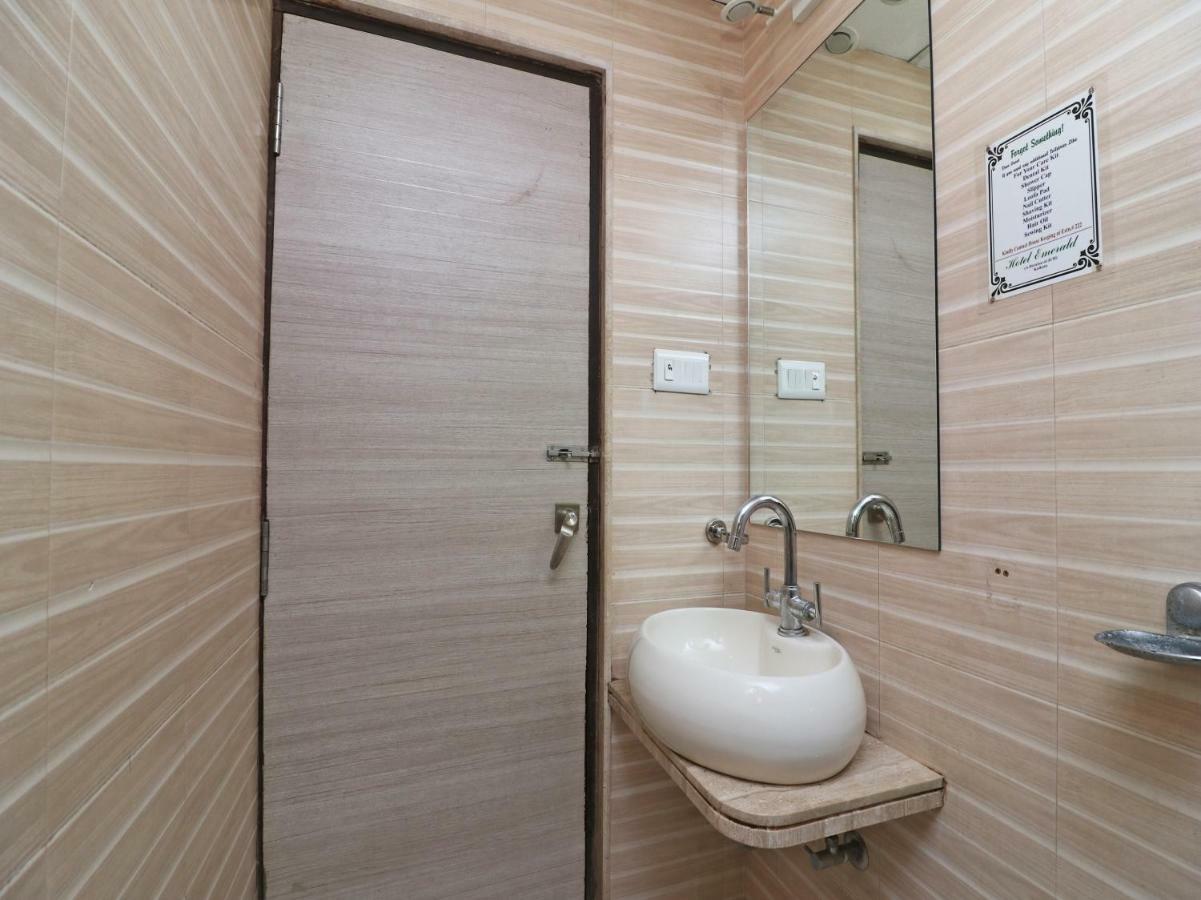 Hotel Emerald كولكاتا المظهر الخارجي الصورة